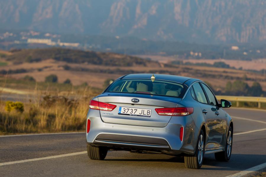  Kia Optima Plug-In Hybrid (JF) 2016 года  (WW) (фото 25 из 41)